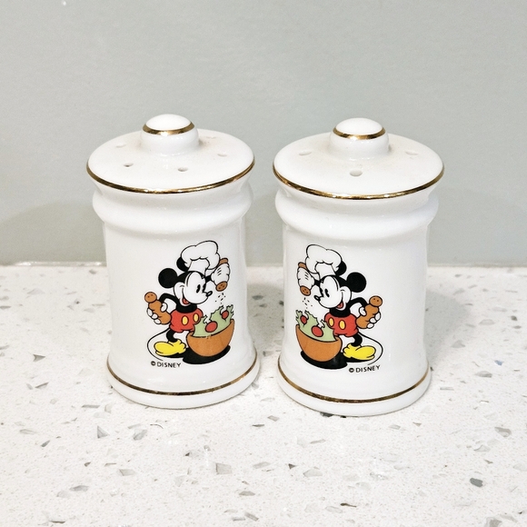 Vintage Mickey Mouse Walt Disney Salt and Pepper Shakers - Picture 12 of 12